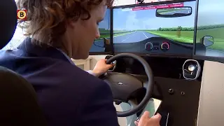 Kijken op je GSM achter het stuur gevaarlijk? We testen het uit