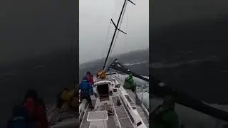 ⛵ SAILBOAT MAST BREAKS IN STORM #MaritimeEmergency #CoastGuardRescue
