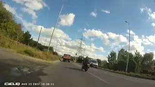 RO21 MVG - Close Passing Lorry
