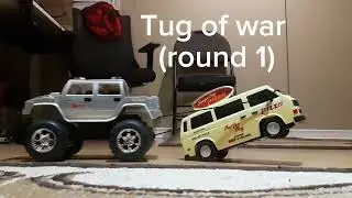 Adventure Force RC Surfer Boy Pizza Van vs RC Hummer Pickup tug of war and pushing back!! 😯😮👏