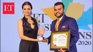 CHINTAN VASANI receives the Times of India and Economic Times ET BUSINESS ICON AWARD by Dia Mirza