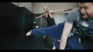 Превиз к фильму "Призрак". Драка в казарме