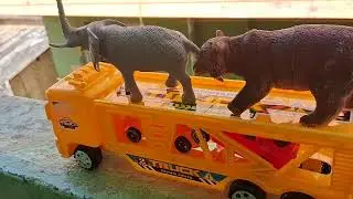 zoo animal transporter truck driving 🦣🐘🦣🦣 #truck  #transport #animals #toys 