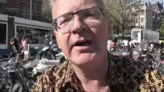 Hoe  Willem Holleeder scooters populair maakte.