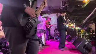 คืนให้ Live in ละมุนบาร์ (Four Factors) 