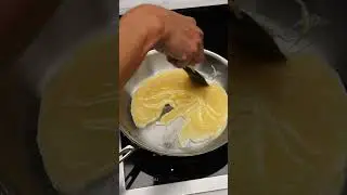 Cooking Scrambled Eggs in a Stainless Steel Pan Without Sticking!