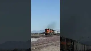 WB BNSF 6642 NEBO CROSSING 12-28-2025 #trainspotting #railfans #bnsf