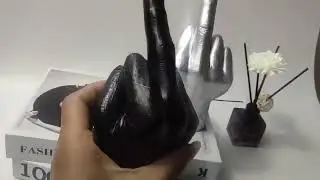 Resin Ornaments Of Middle Finger Statue Upright Middle Finger Ar