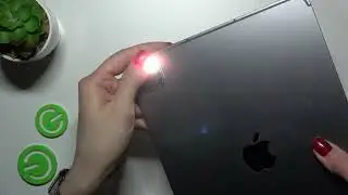 How to Enable the Flashlight on the iPad Pro 4th Gen (2022)  - Switch On the Torch