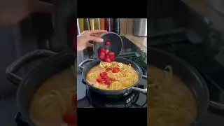 Video sahibi 👉🏻👉🏻👉🏻@aysens kitchen ❤️  Tek tava Makarna  Malzemeler 2 3 kişilik  200 gr makarn