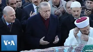 Turkey&rsquo;s Erdogan Visits Site of Earthquake Damage
