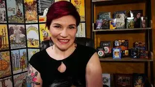 Quién nos contesta cuando leemos el tarot?