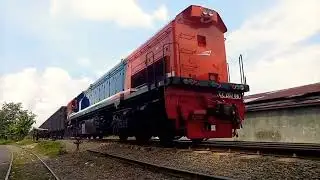 KA BABARANJANG LOKOMOTIF CC 202 MEMASUKI STASIUN LAHAT #DIVRE3-+22:01