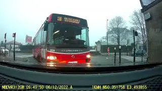 bus de ville  Valenciennes grille un feu rouge et le chauffeur sais pas conduire son bus