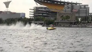Speed Boat race at 4th july - Pittsburgh.MOV