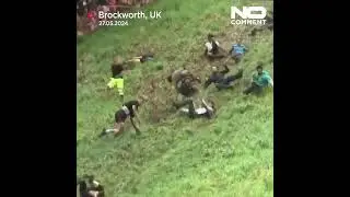 UK cheese rolling race takes place in southern England #nocomment #shorts