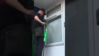 Uk Window Cleaning - Traditional Window Cleaning With A Squeegee And Scrim 🤪