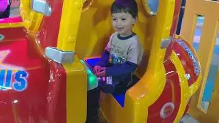 🎢🎠🚗Children's slides, carousel and cars at indoor playground - Star play