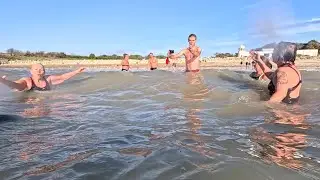 Baignade du nouvel an 2024 à Chef de Baie (La Rochelle)
