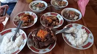 Mukbang Soto Brakot Mas Aan: Kenikmatan Soto Khas Jogjakarta!