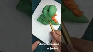 extracto del tutorial dinosaurio trex bebe en fondant, velo completo en mi canal #dinosaur #fondant