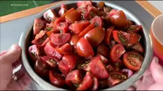 Guga Rocha ensina a fazer e conservar molho de tomate caseiro