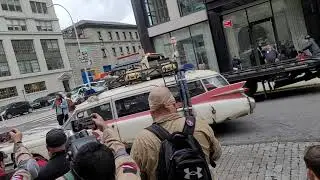 Ecto-1 pulling out of Hook & Ladder 8