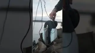 Охота на уток в лодке-макете для дайверов