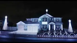 👉 POWERFUL Joy to the World &mdash; Jordan Smith Synchronized Christmas Light Show 🎄