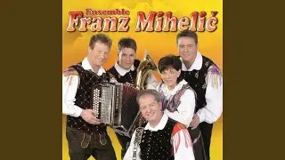 &Uuml;ber bl&uuml;hende Wiesen