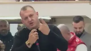 Militanti i ‘mbyll’ gojën Berishës: “Të dua më shumë se babain tim!” - Fiks Fare