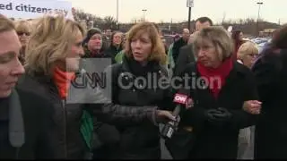 CT:WALMART PROTEST:GIFFORDS AIDE REAX-HOPEFUL