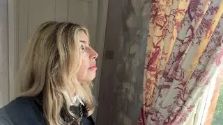 Creating a 'stripped back' hallway design, with a hint of Bloomsbury Group