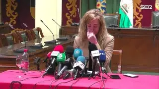 La alcaldesa de Maracena, entre lágrimas tras el secuestro de una edil del que se acusa a su novio