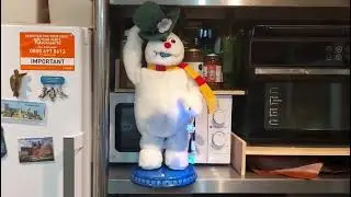 Gemmy 2005 Spinning Snowflake Frosty the Snowman 