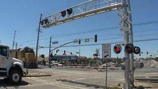 UP 718 Florin Flyer Poke & SACRT Light Rail - Nimbus Rd. Railroad Crossing Rancho Cordova, CA