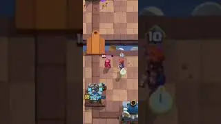A Valqu&iacute;ria evolu&iacute;da &eacute; forte demais ou a P.E.K.K.A que errou? #shorts #clashroyale #clashroyalememes