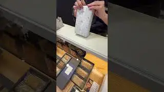 ［JAPAN Wrapping〕Amazing wrapping at Japanese rice cracker shop in Tokyo🎁🇯🇵