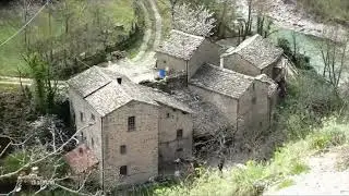 Mugello che scompare. Ruderi in Appennino