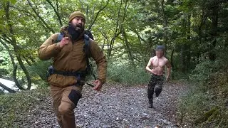 野営キャンプに行ったらムキムキの山男にシゴかれました