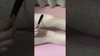 ASMR Wooden Comb Scraping Stockings &ndash; Intense Zipper-Like Sounds Close-Up #foot #feedshorts
