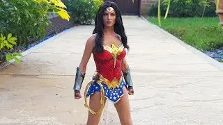 TRUE LIGHT REVIEW : HOT TOYS WONDER WOMAN ( COMIC CONCEPT VERSION )