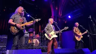 Wishbone Ash - Changing Tracks (Guitar Backing Track)