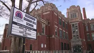 Chicago elementary school kids ready for a big Bears win!