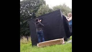 Putting up the darkroom tent for pinholephotography back in 2018 altprocess photography