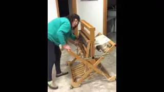 How to open and close a Baby Wolf loom.