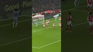 DAVID RAYA MAKES BRILLIANT POINT-BLANK SAVE TO DENY DEJAN KULUSEVSKI!