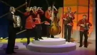 Vaska Ilieva - More Cico Rece Da Me Zeni - Macedonian Song
