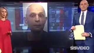 Un presentador de tv muestra a un criminal que es igual que &eacute;l
