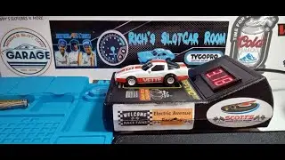 Антикварный игровой автомобиль &mdash; Tyco Friday &mdash; Эпизод 54 &mdash; № 3 Corvette '83, бело-красный